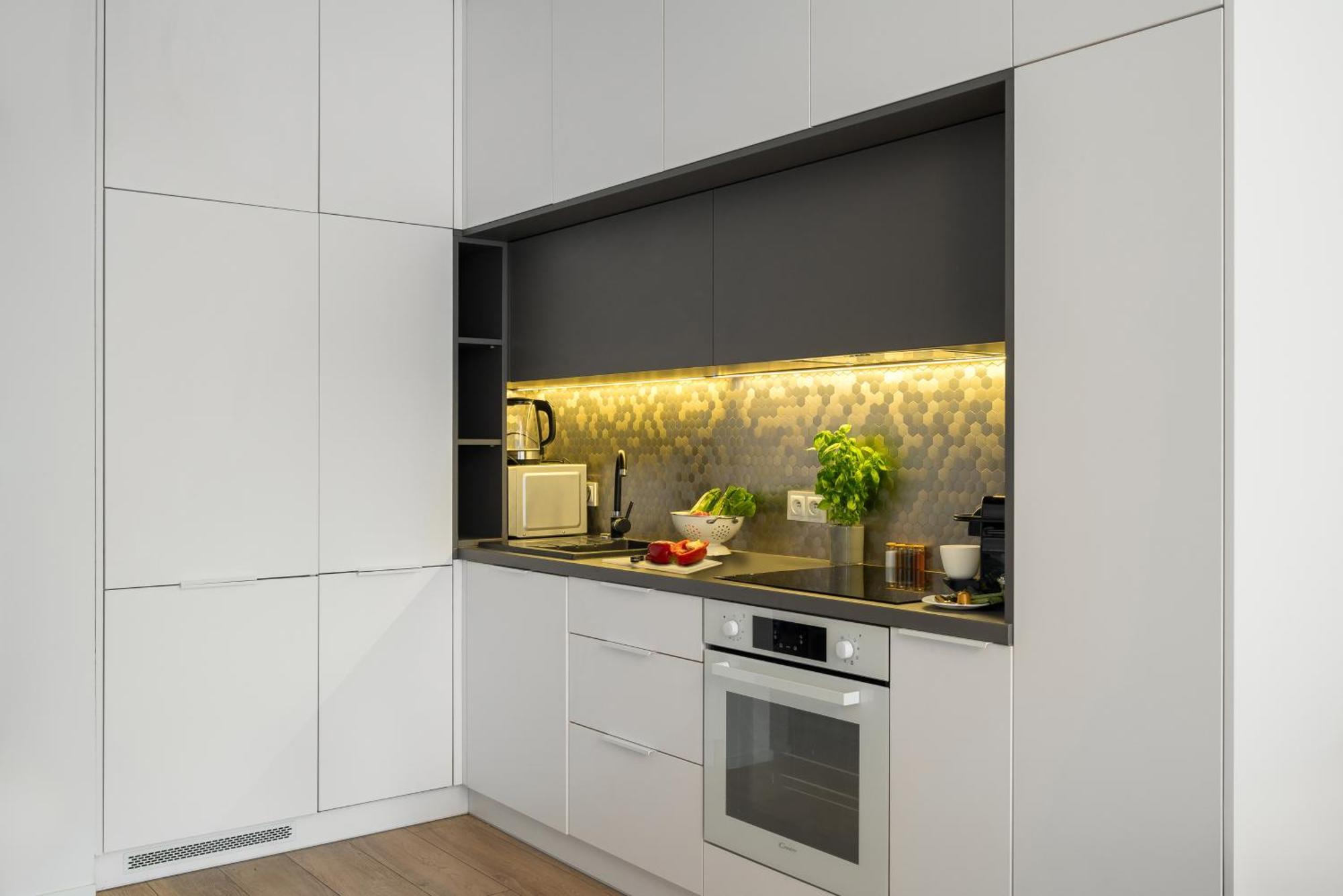 Apartament Urban Gem With Private Parking, Relaxing Balcony At Metro Station, Only 10 Min To Centre Warszawa