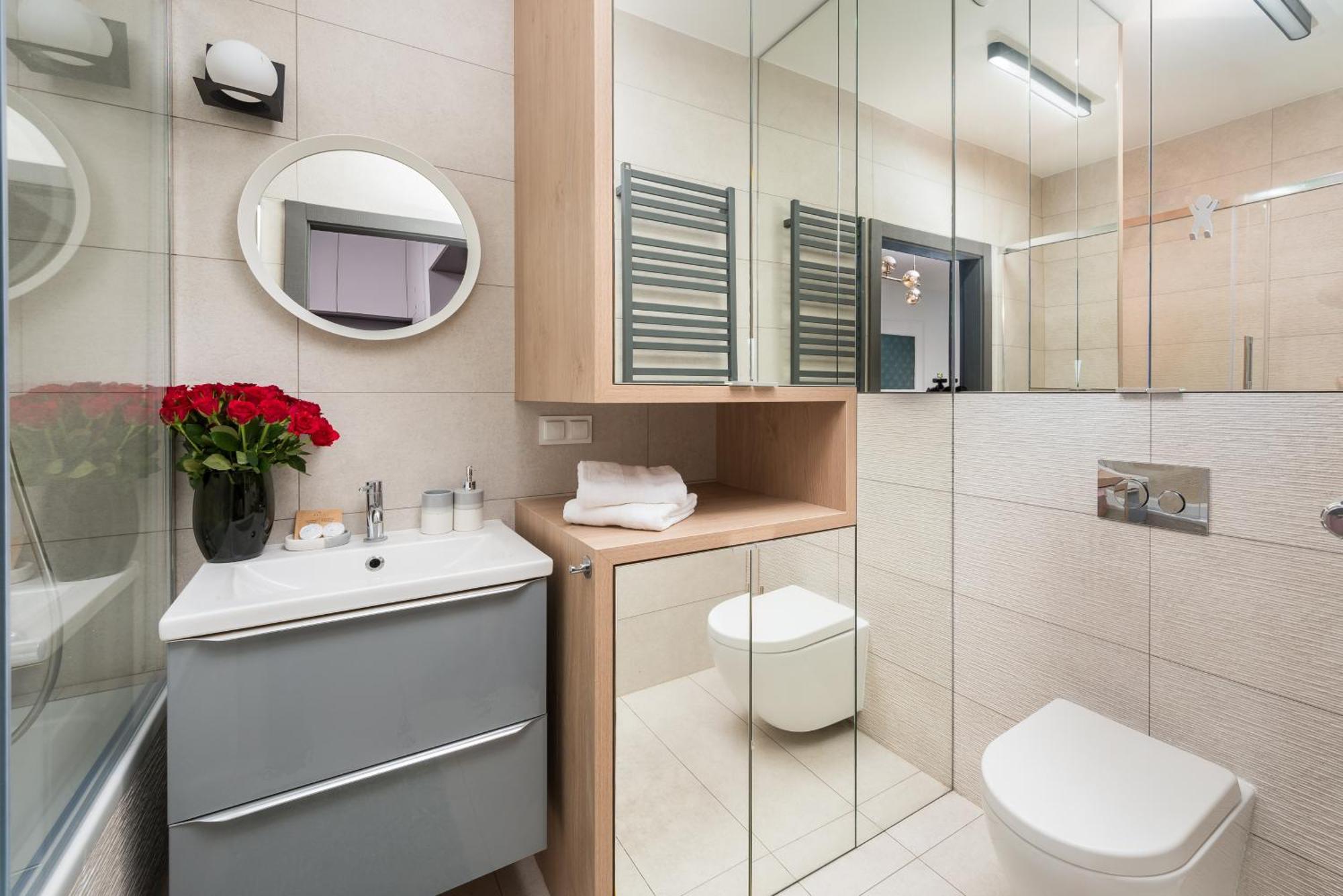 Urban Gem With Private Parking, Relaxing Balcony At Metro Station, Only 10 Min To Centre * Warszawa
